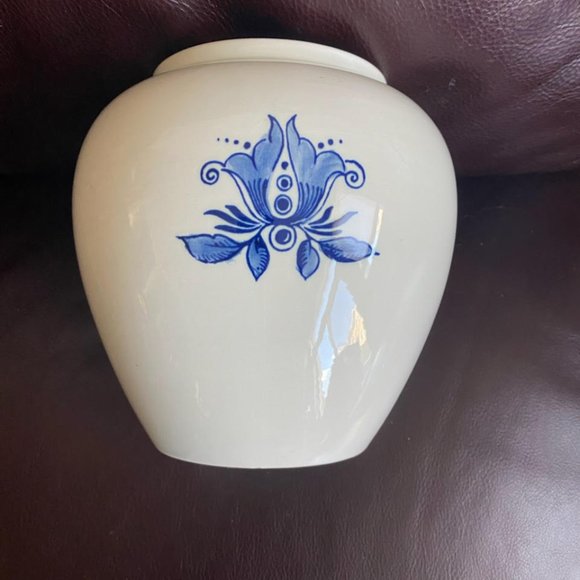 VINTAGE   DELFT  BLUE AMPHORA  VASE  HOLLAND - Picture 2 of 3